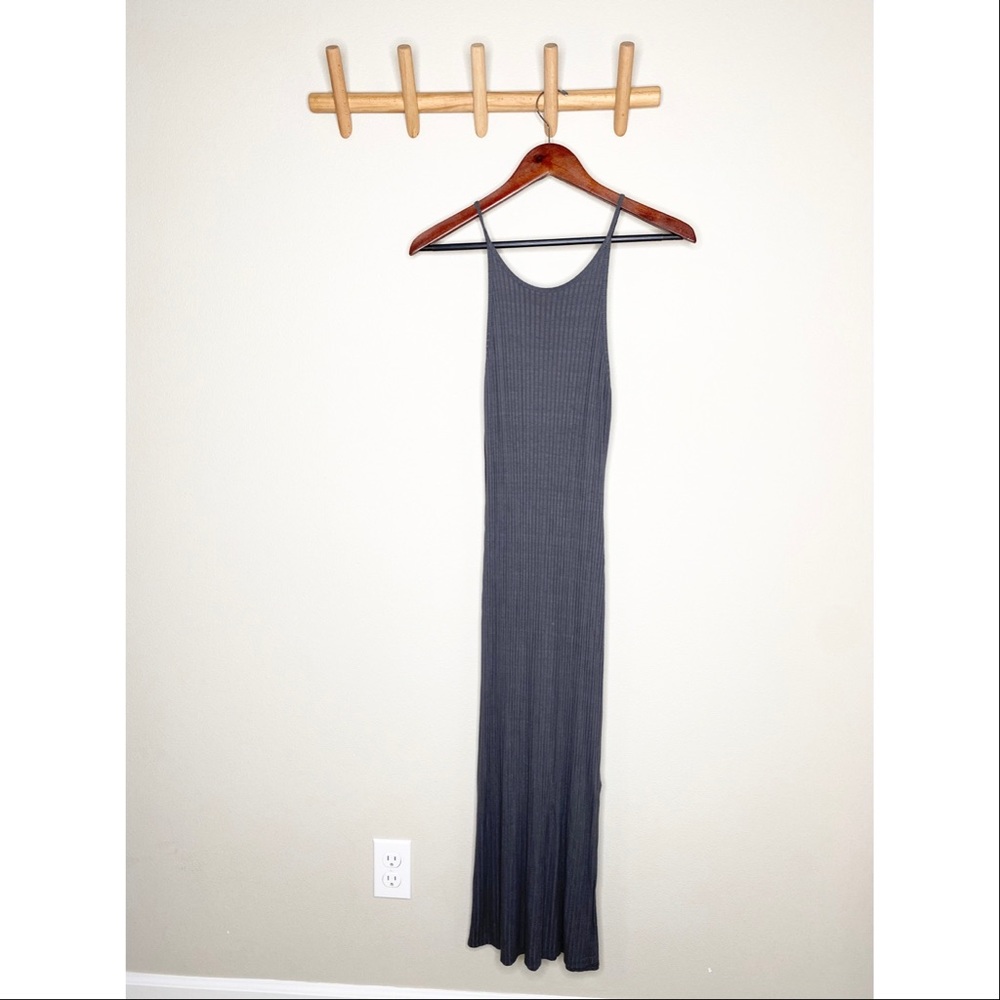 Ribbed bodycon gray midi dress